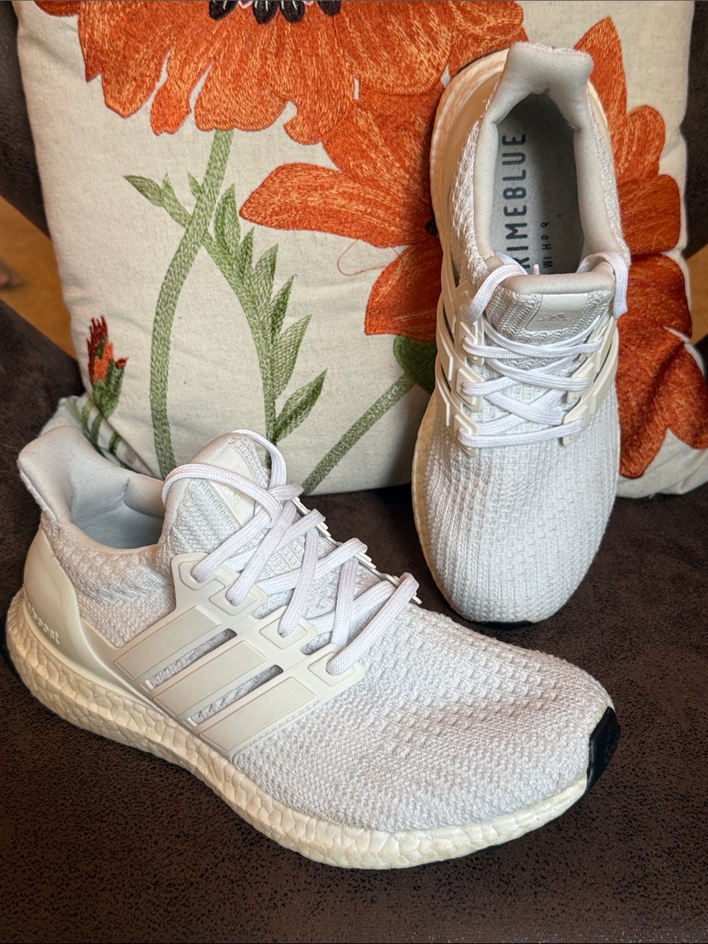 ADIDAS ULTRABOOST DNA PRIMEBLUE RUNNING SHOES IN TRIPLE WHITE WOMEN’S SIZE 9 GUC